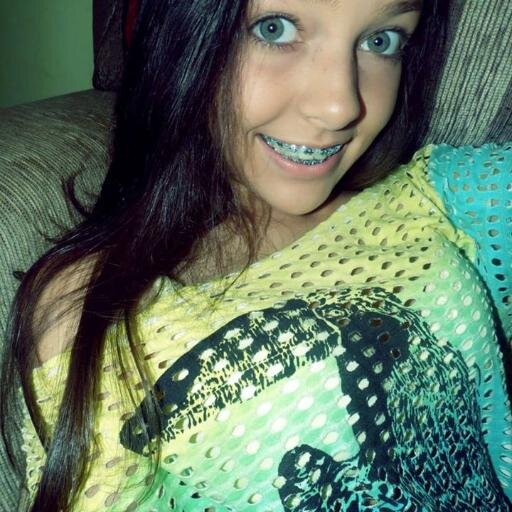 Viva para ser feliz,não para agradar os outros. — Demi Lovato