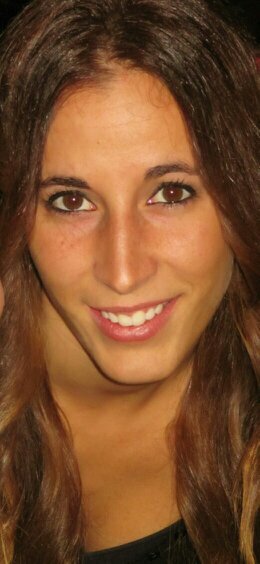 Licenciada en CAV.FPII Gestión Comercial y Marketing.