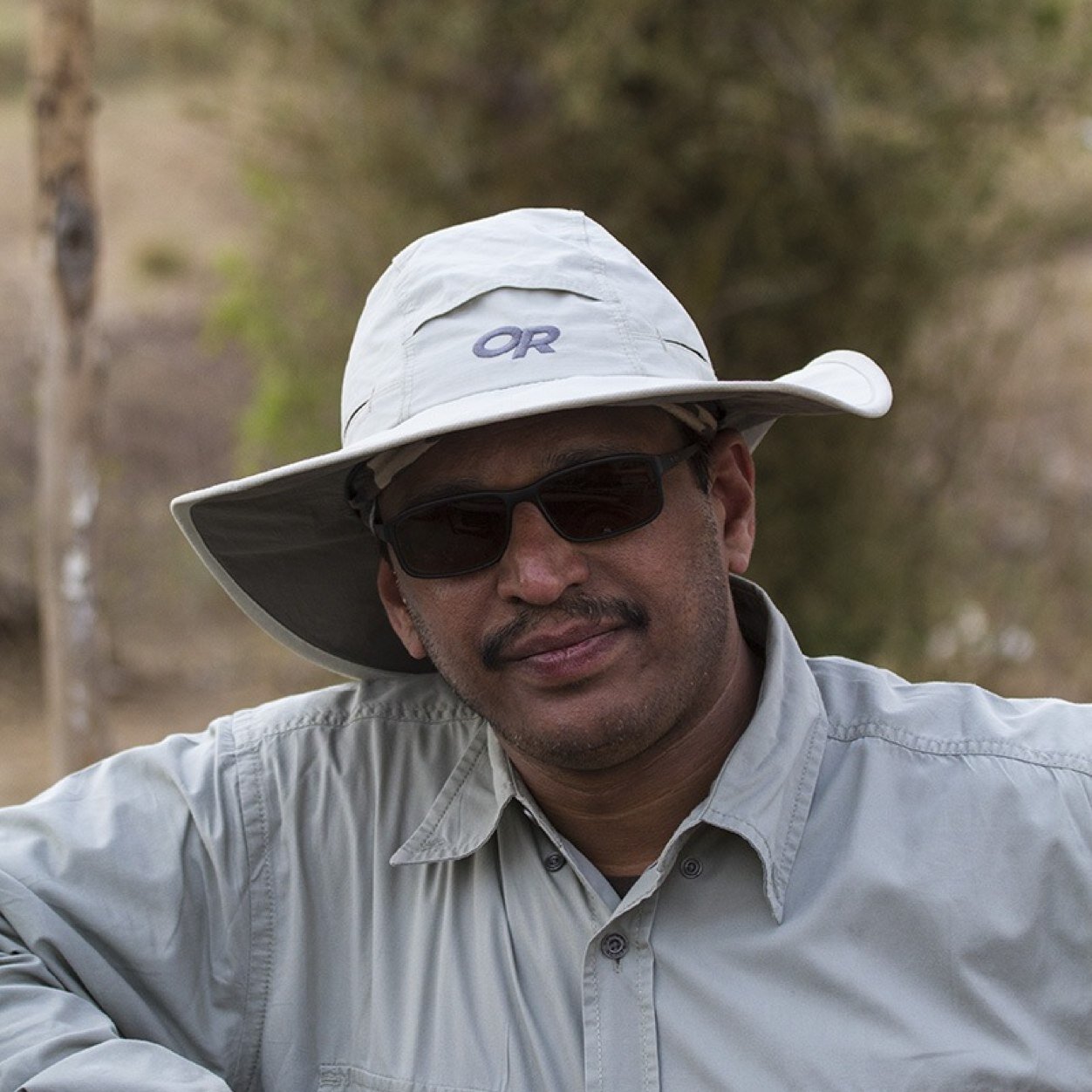 Herpetologist, Passionate wildlife photographer, Giclee printer  and Public Health expert, loves off roading and Absolute Elyx