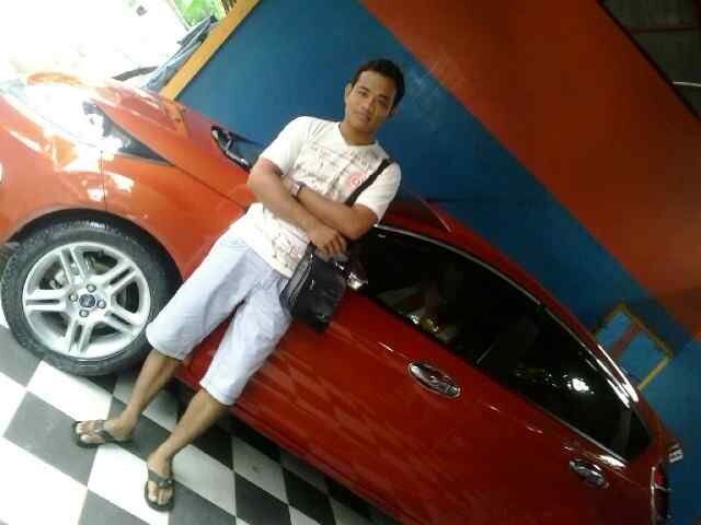 Gue emang gak smpurna,tp inillah gue ini hidup gue,dan ini jalllan gue,smuua natural