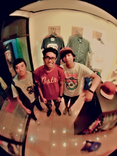 Rain City POWER POP/PUNK!  Since 2011. Member's:  Vox @vapeaftereat_,  Guitar  @katadikaa_ , Synth @berryHBeat, Drum @putraBPriyanto | info: +62 813 8352 3232