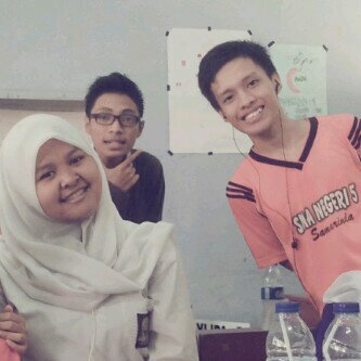 Jo_rock15's profile picture. Music || Code || Food || Poetry
 || follow @figur_bucin on instagram