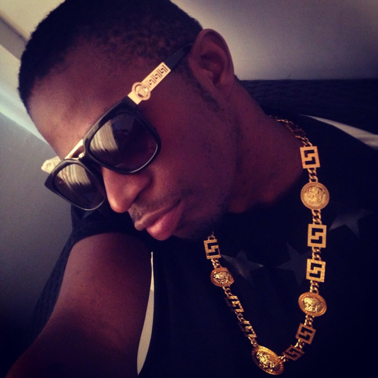 framestweet's profile picture. Entertainment