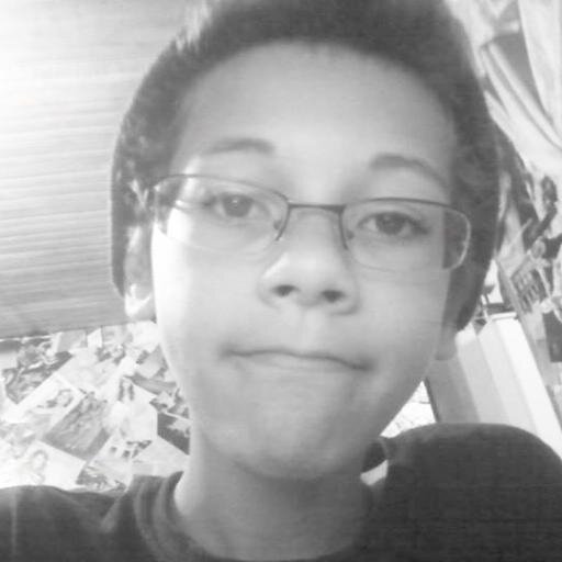Cuidado com o destino ele brinca com as pessoas tipo uma foto com um sorriso inocente