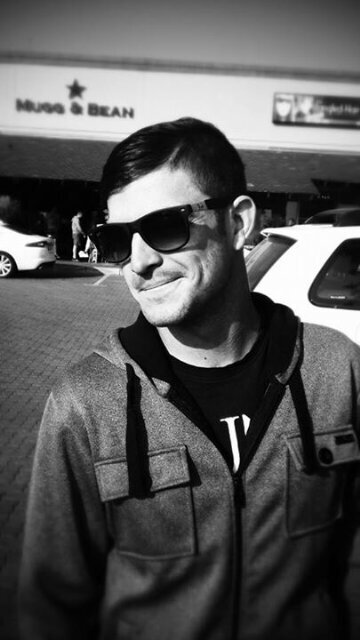 I'm a fun loving music enthusiast .24. Love my trance and rave. tattoo addict  Adrenaline addict mottocross and freestyle #flipping