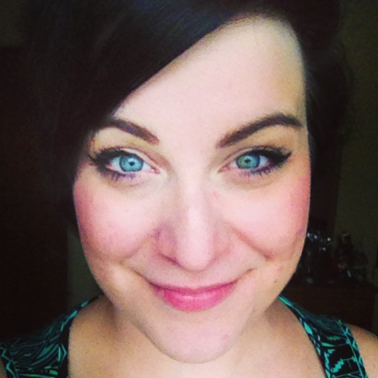 Writer with a love for: music, yoga, nature and travel!