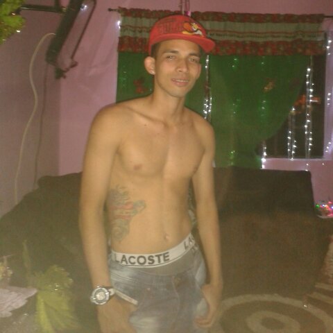La vida es muy corta para q te pongas a vivir la de los demas ;)