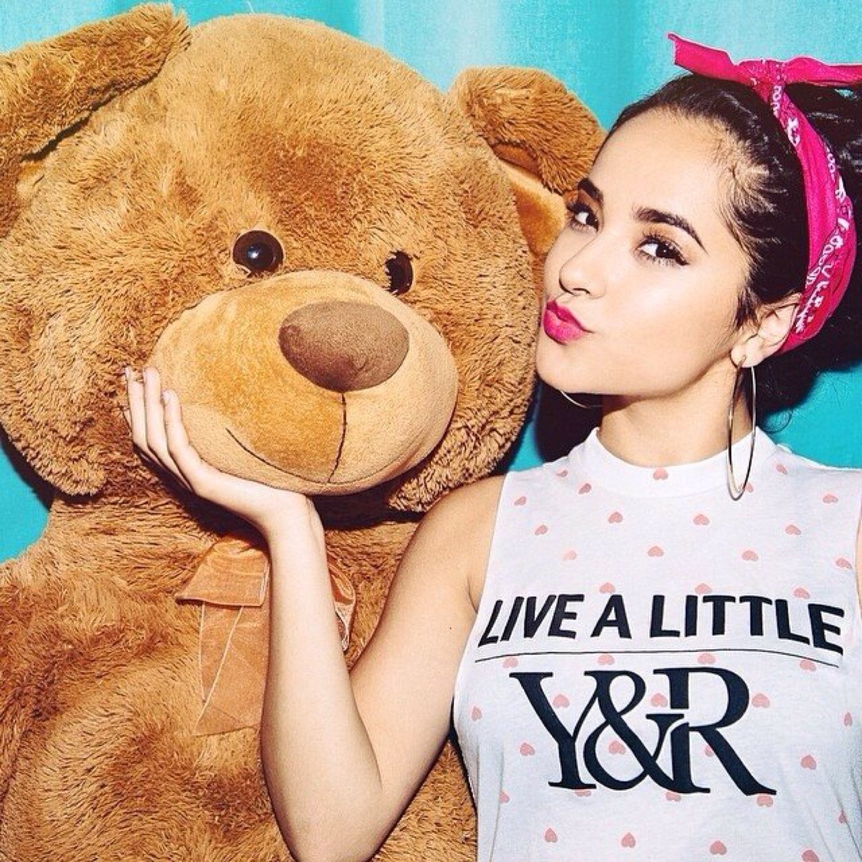 httpparawhore's profile picture. votando. sou a @mahoneriot