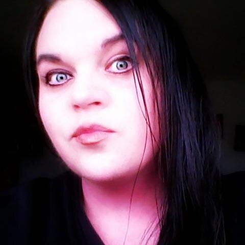 ReD RiDinG HooD aka T-Magic is A Female Hip Hop Recording Artist/Singer/Writer/Entertainer. She Hails From Big Rapids MI & Is Part Of The United Hoodz Network