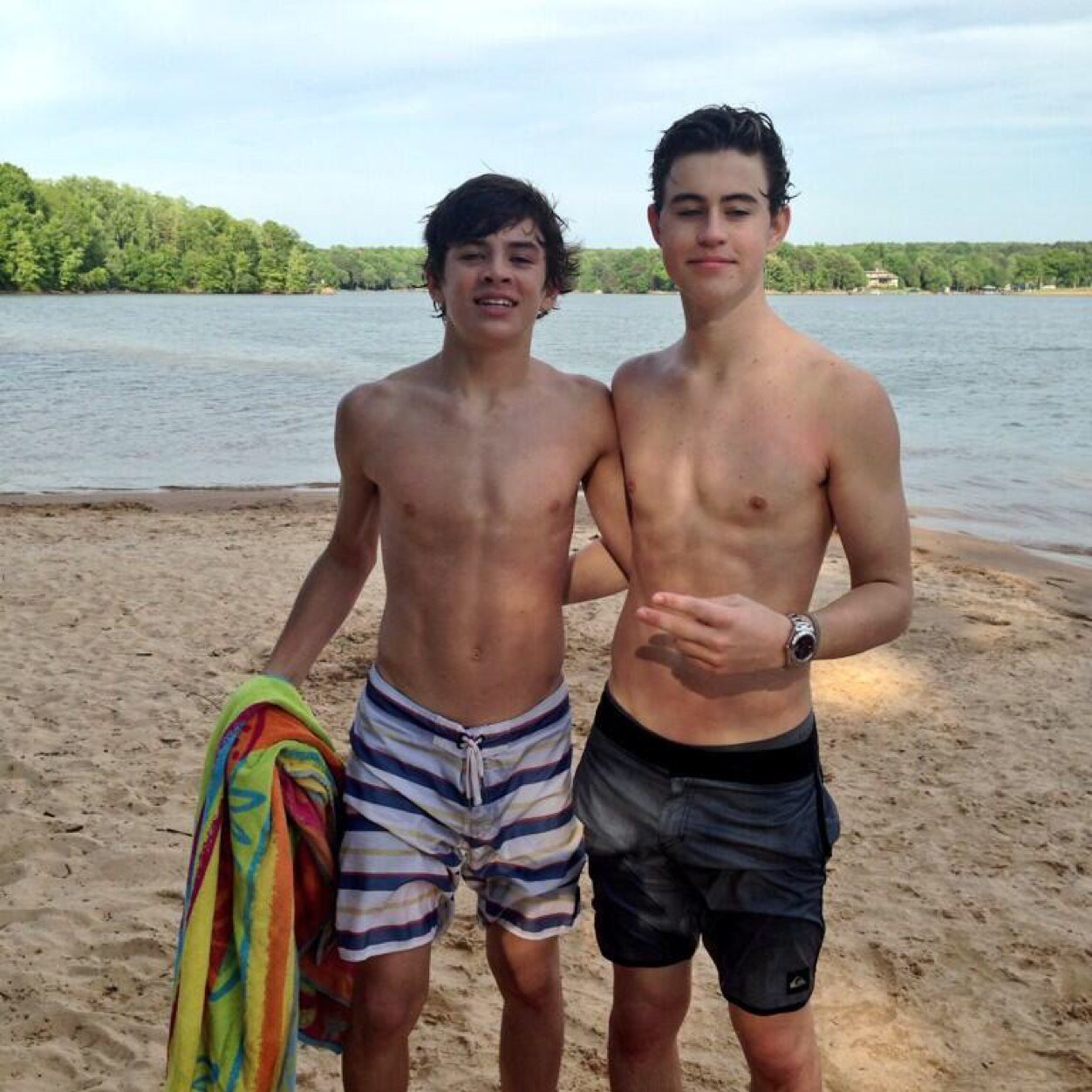 Ayyyee free follow now go follow @magcconmahone @magcconmahone @magcconmahone @magcconmahone cuz 2.5k is cool too