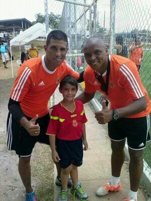 Jugador de fútbol Profesional., ex jugador de la selección de Panamá.