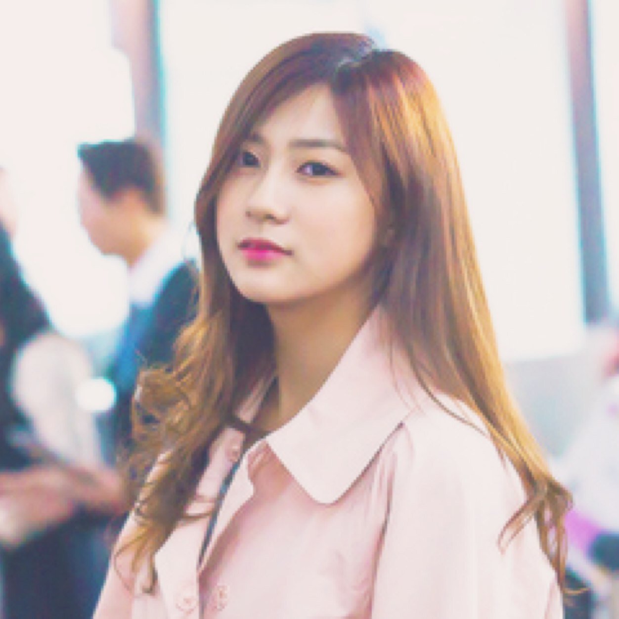 Apink's flawless maknae, Oh Hayoung☆ cute and cold at same time, which one you prefer most?