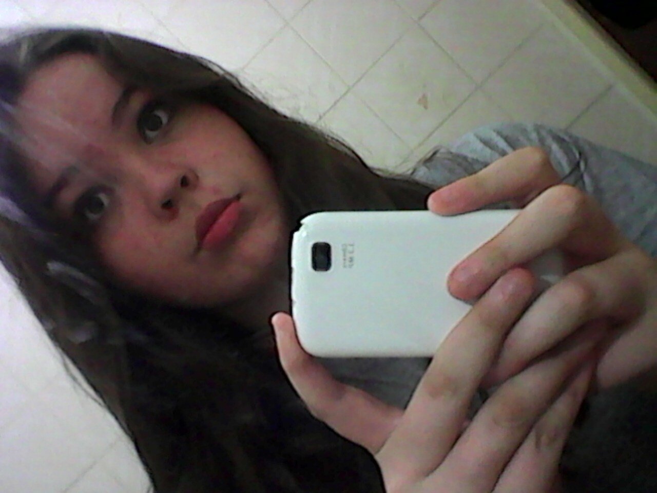 Pessoas perfeitas não mentem, não bebem, não brigam, não erram e não existem.

Segue de volta *-*