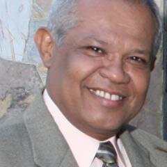 Economista, MSc. en Ciencias Políticas. Doctor en Ecología del Desarrollo Humano. Profesor universitario. Investigador. Revolucionario.