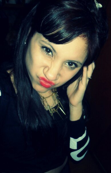 AraceliGardella's profile picture. # Aveces vale la pena escuchar '8)               Wsp: 2216618154  

Preguntaaame : http://t.co/CextlBKLjA