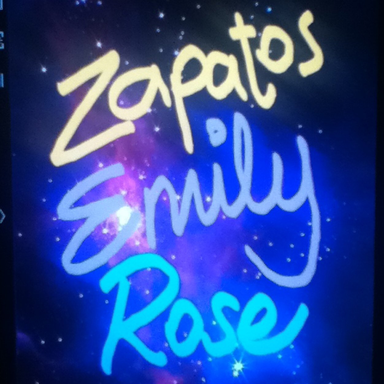 *Crea lo que sueñas*
Diseños variados en zapatos, personalizados.. Tu estilo, nuestro estilo! :) 
Contactanos: 0993051535 - 0996885211