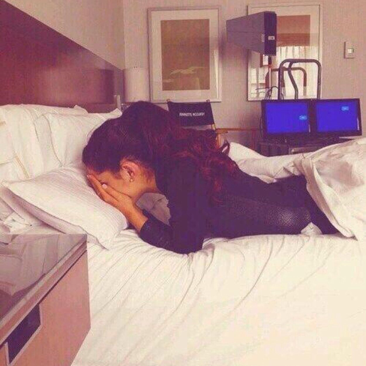 Hello. This is harry and i love ariana more than anything in this world. Shes beyond perfect and beautiful.. Plus shes mine and only mine so back off ~ harry :)