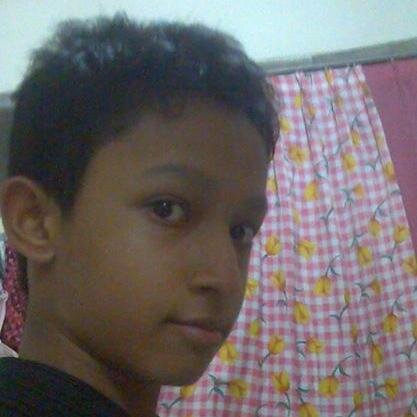 eh dia laaagiii :3
 lagi liat-liat apa nyari sesuatu ?