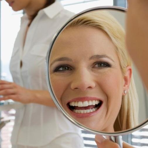 The waterpik ultra water flosser does what it’s name suggests, it uses pressured water to clean between teeth.