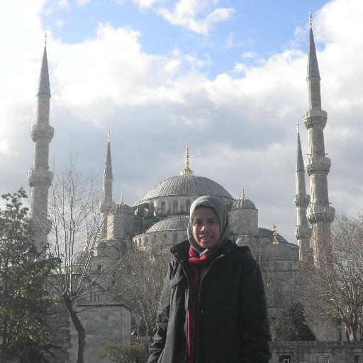 topeiffel's profile picture. aku selangkah, kamu selangkah. lalu kita melangkah bersama