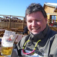 Mike John (@mikethepine) Twitter profile photo