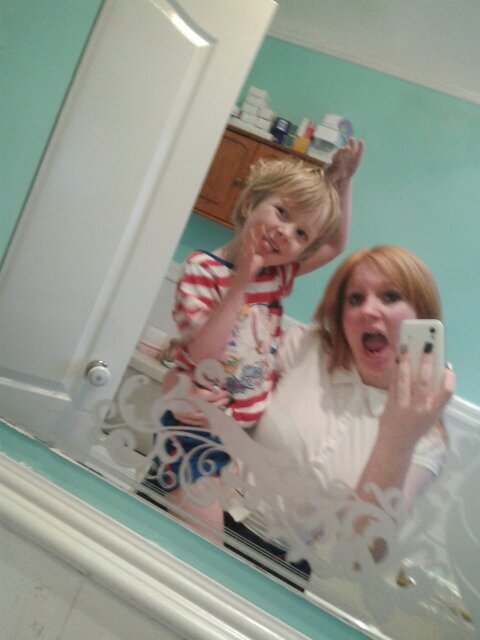 heyy im siobhan and im 16 and i love music