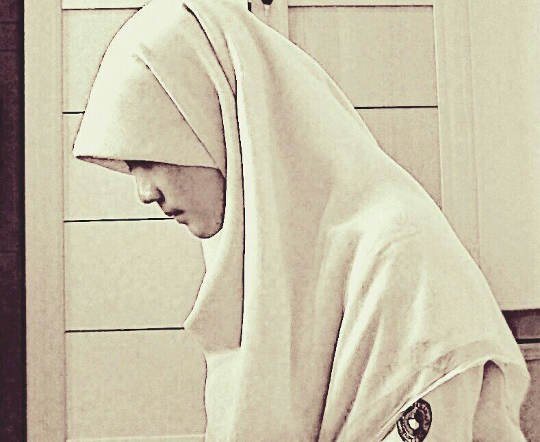 be somebody in the eyes of Allah even if u are nobody in the eyes of people.. @rohis_1