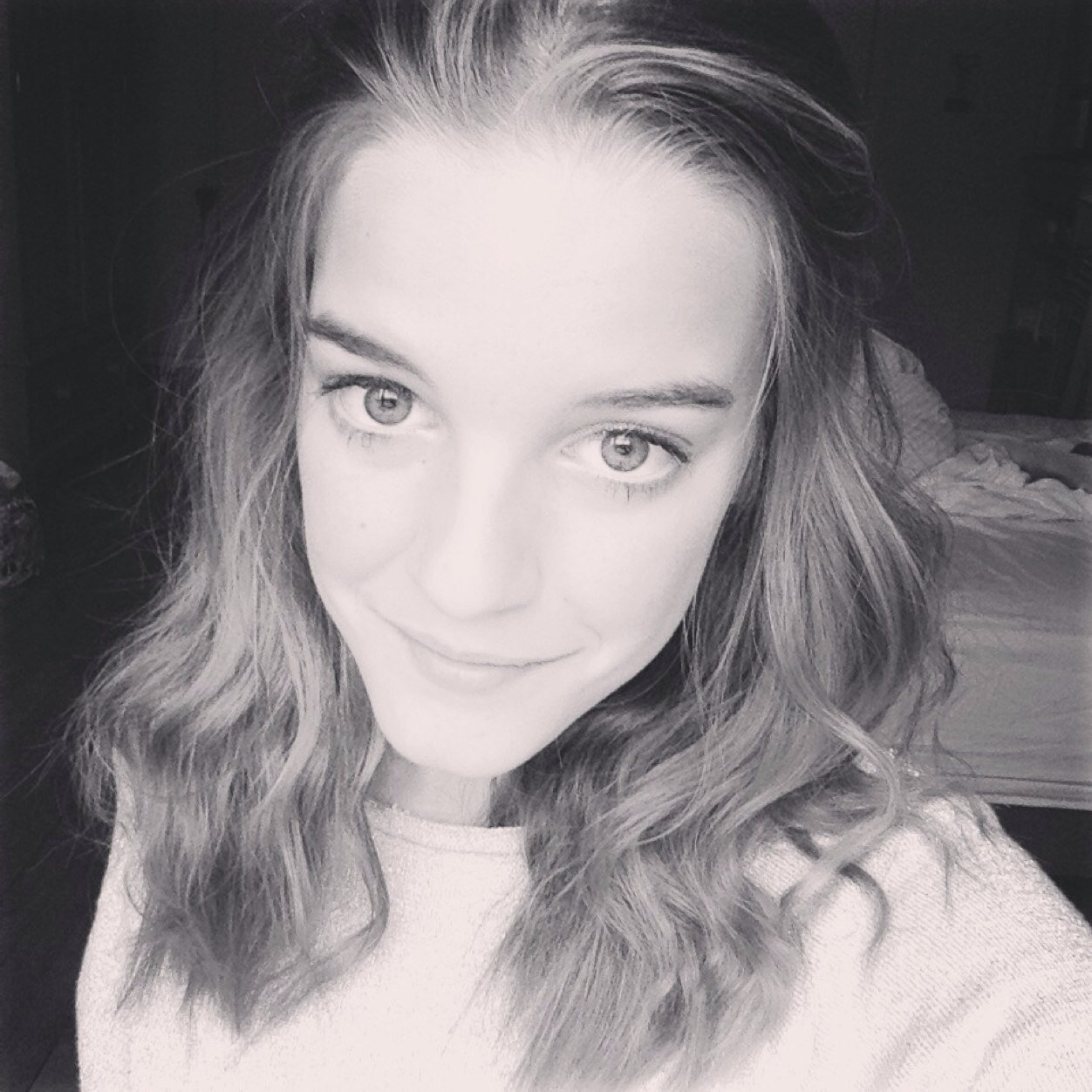 Inès, 15 ans, youtubeuse.
             Bretagne