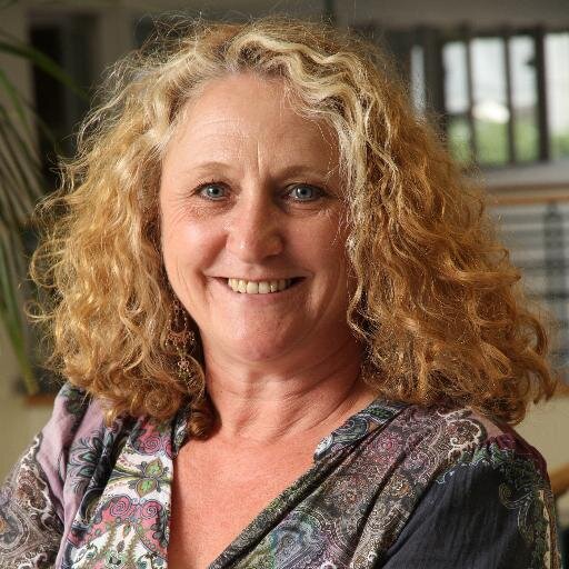 Media nut, creator of interesting media ideas, bush baby, occasional cook, wine person, workaholic - happy married person, and in love with life