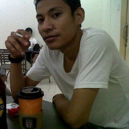 22thn l Jejaka l Tinggi l Athletis l Siap Melayani Jasa Pijat ll Boking Hotel/Penginapan ll Minat : DM ll