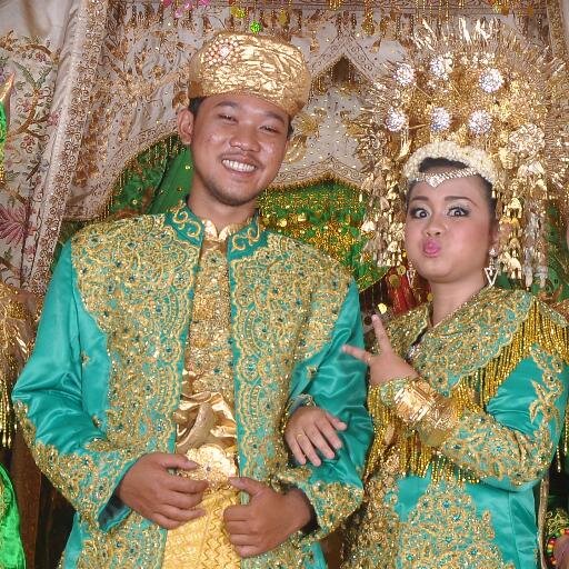 Sekarang cewek cantik itu berserakan dimana mana..Tapi gak semua cantiknya dari dalam..*uhuk* i'm not perfect but i'm limited edition.