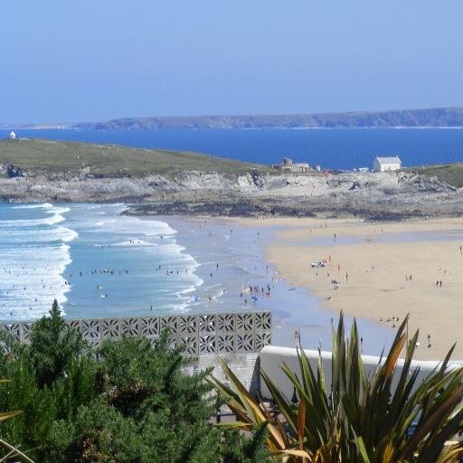 Fistral Retreats is a 2 bedroomed 4 star, self catering ground floor apartment, sleeping 4 on the quiet Pentire Headland with stunning views over Fistral Beach