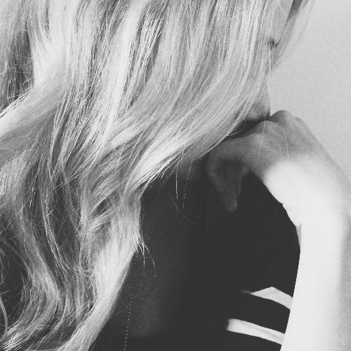 demi_mol's profile picture. Your friends are your world.