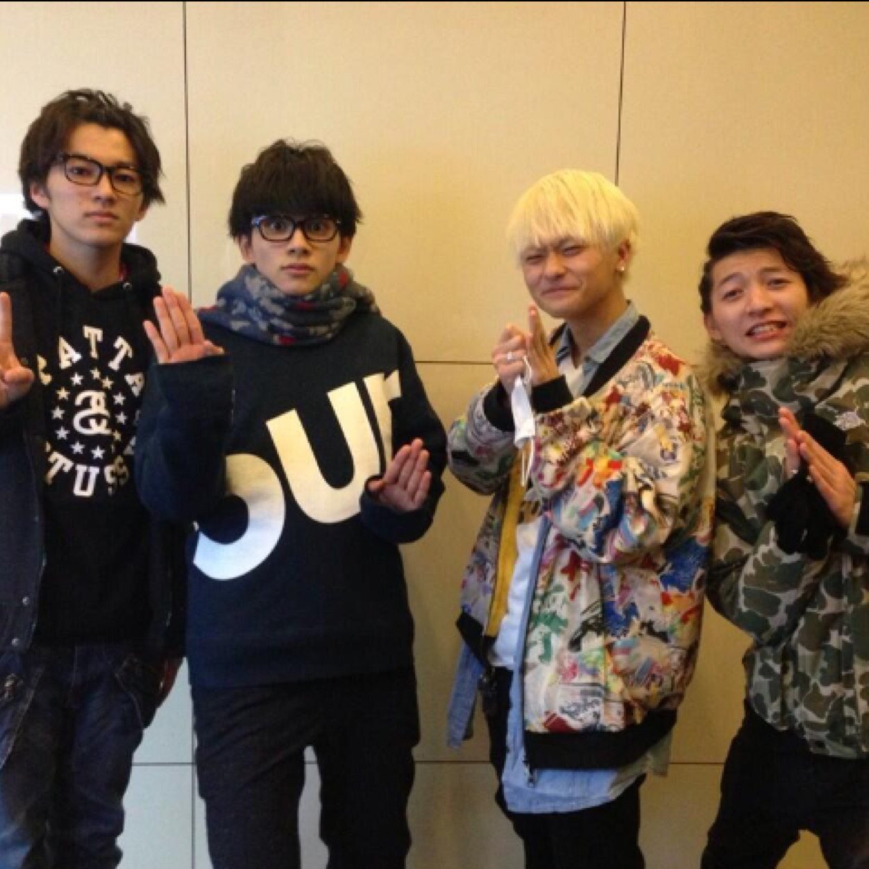 DK3のBです( ´ ▽ ` )ﾉ 足好きかもーkyotoって歌が好きなわけで、愛知の名古屋らへん住んでます笑 DM自分からはできないから、してくれたらうれしいです！ 絶対嫌じゃないんで、どんどんよろしくです*\(^o^)/*