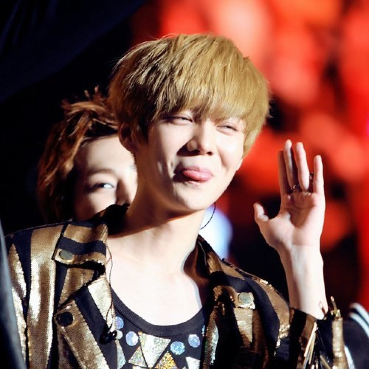 เอ็กโซแอลใจดีฟอลกลับหน่อยนะคะ | @YF17X8 |