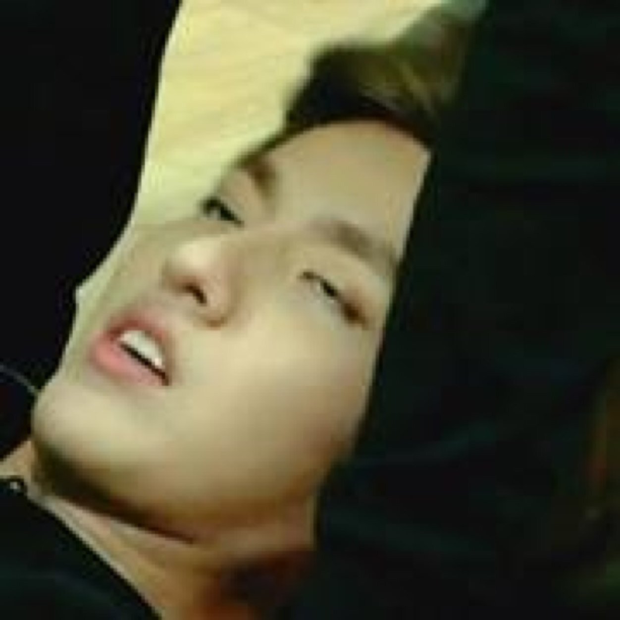 เอ็กโซแอลใจดีฟอลกลับหน่อยนะคะ | @YF17X8 |