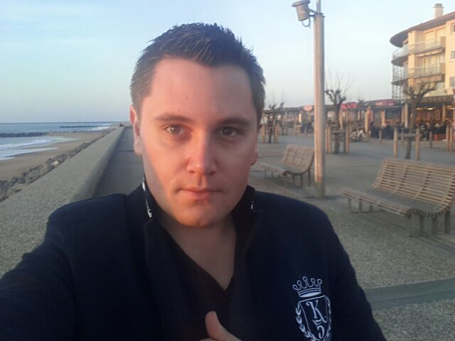 Benyoman's profile picture. Développeur JAVA/J2E/AngularJS