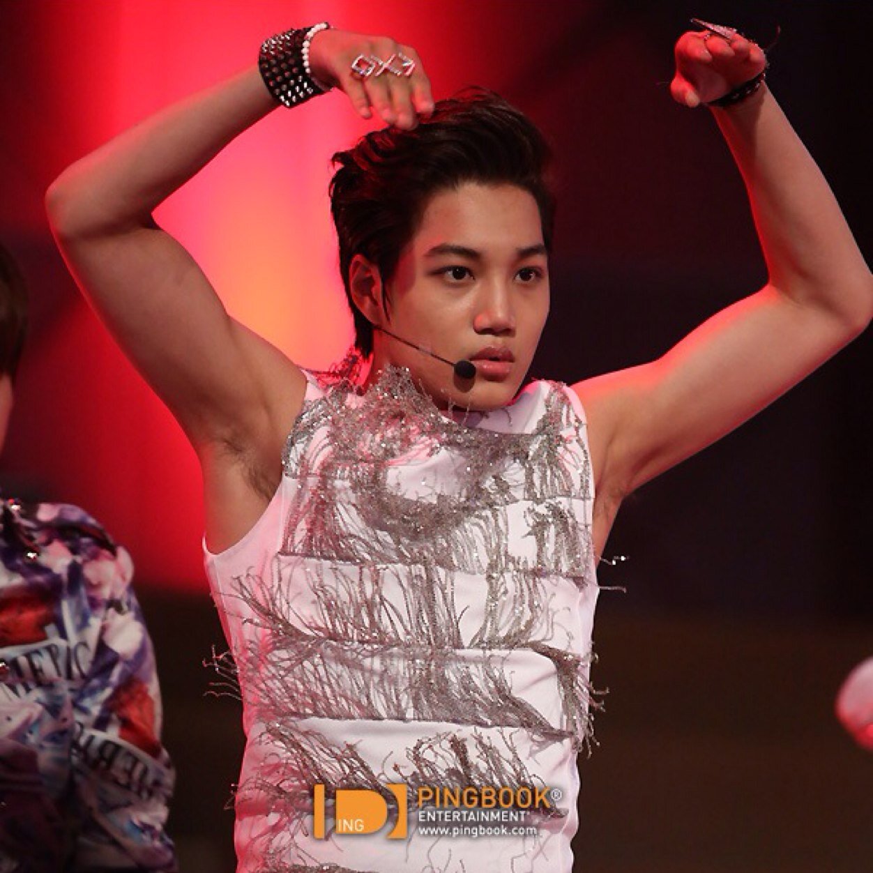 เอ็กโซแอลใจดีฟอลกลับหน่อยนะคะ | @YF17X8 |