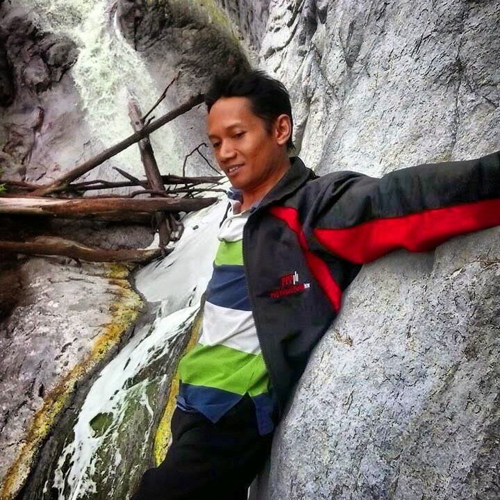 edysulistyo456's profile picture. smpn 6 surabaya ; sman 2 surabaya