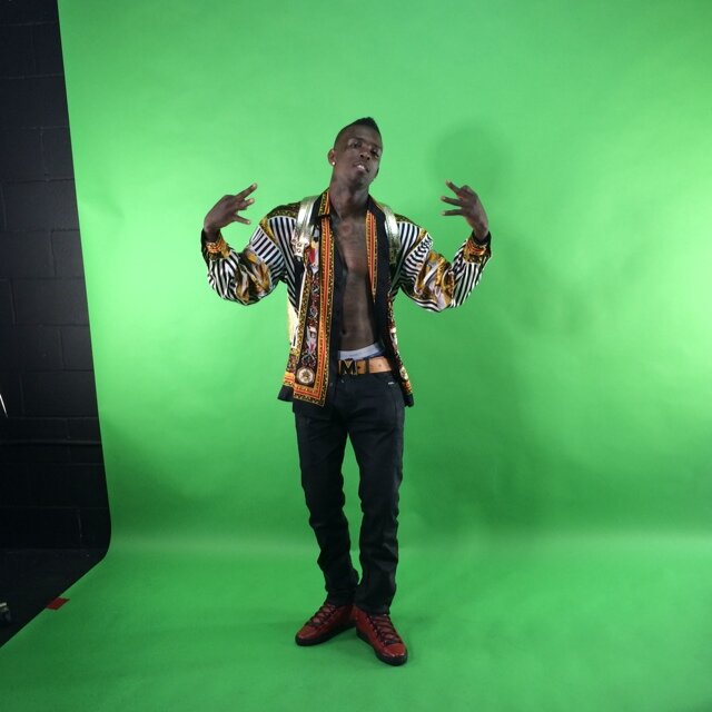 Fire aka MrLa a BMB recording artist it's beyond moral belief & yes I have big money boy!!!! Chec this street single out http://t.co/7LXz5sMe2g