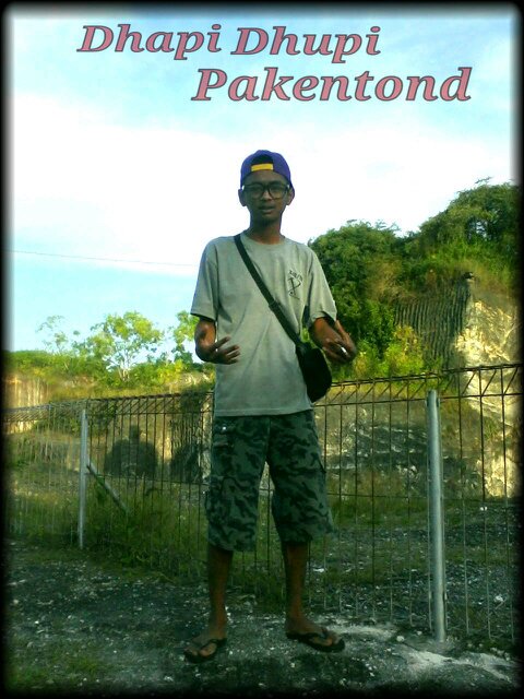 DhapiPakentond's profile picture. 