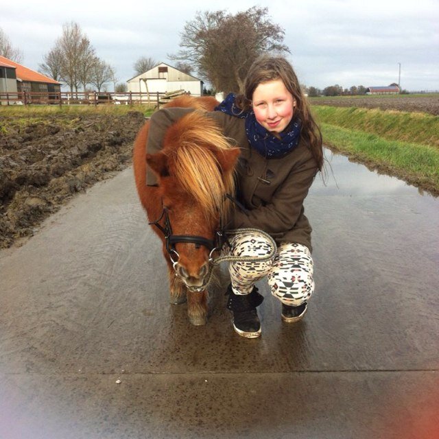 sannrhogeveen's profile picture. Dusdavid is me held reve me voorbeeld Edgar de grooste baas van iedereen Wouter gewoon de mooist youtuber Kellyverplakke gewoon de coolste fangirl die er is