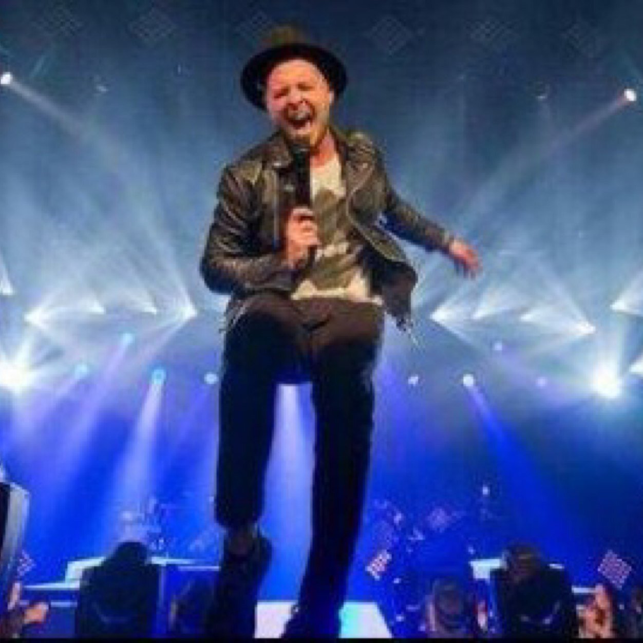 ilove1Rscript's profile picture. I love @OneRepublic & @thescript! If you love these two bands, please follow me. I'll follow back! :)
