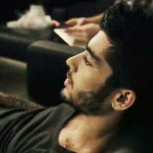 zainab_malik3's profile picture. love sexy laura don't tuch her  guys