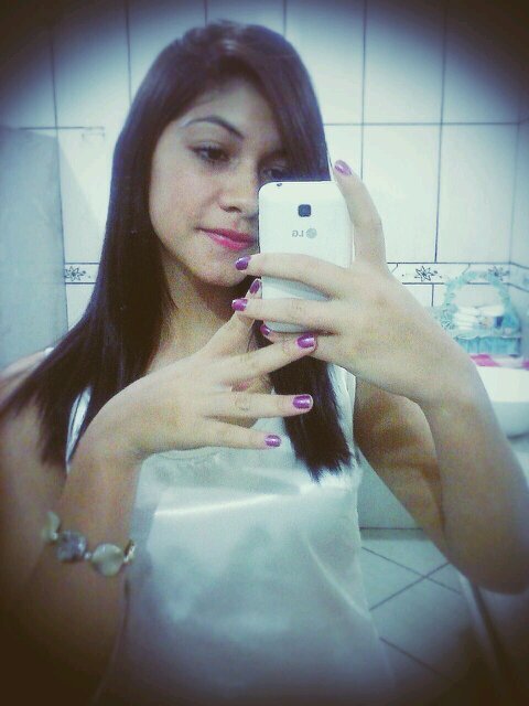 As únicas criticas que constroem meu caráter , são aquelas que são ditas olhando nos meus olhos