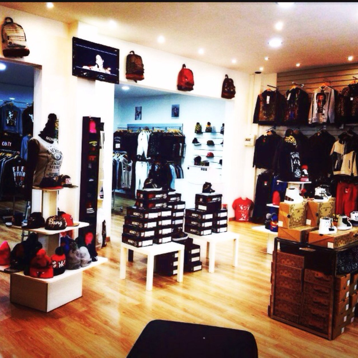 OtentikM's profile picture. Facebook O'tentik marque