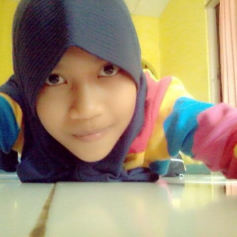 putri ayuni | SMP NEGRI 4 CJR | AAB 7G |follback? just mentions ..