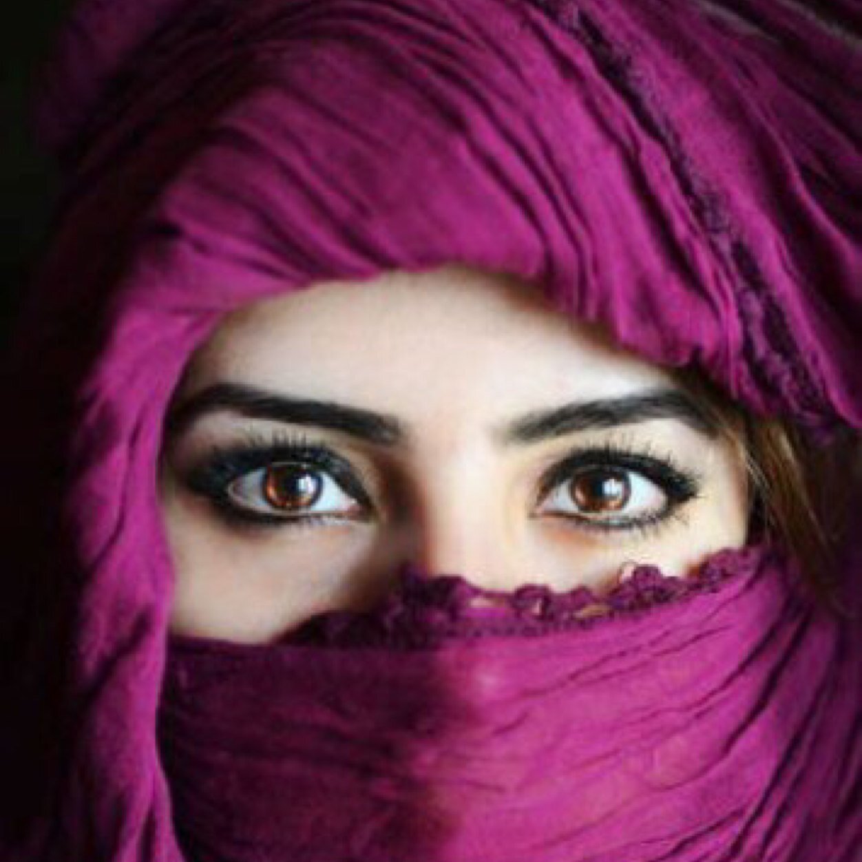 ي رب وان جاتك الدعوات مكسوره افرد جناح الرضا واجبر خواطرنا