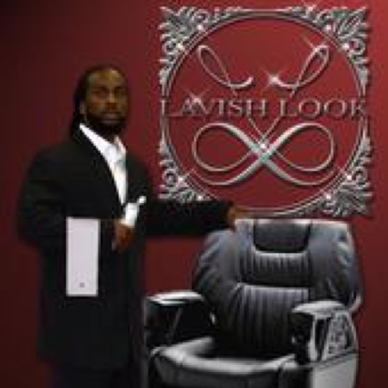 Lavish Look is one of the most prestigious celebrity haircutting companies in the industry! We travel nationwide cutting hair for todays top celebrities!!