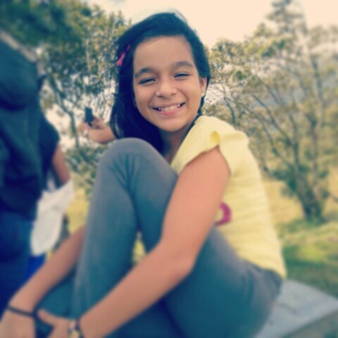 Holaa..I'Am Mixer And Directioner!Soy Bailarina...& Si es tas es contra me vale xq' no vivo de tii....Y es mi vida mis sentimientos mis  problema♡..*--*
